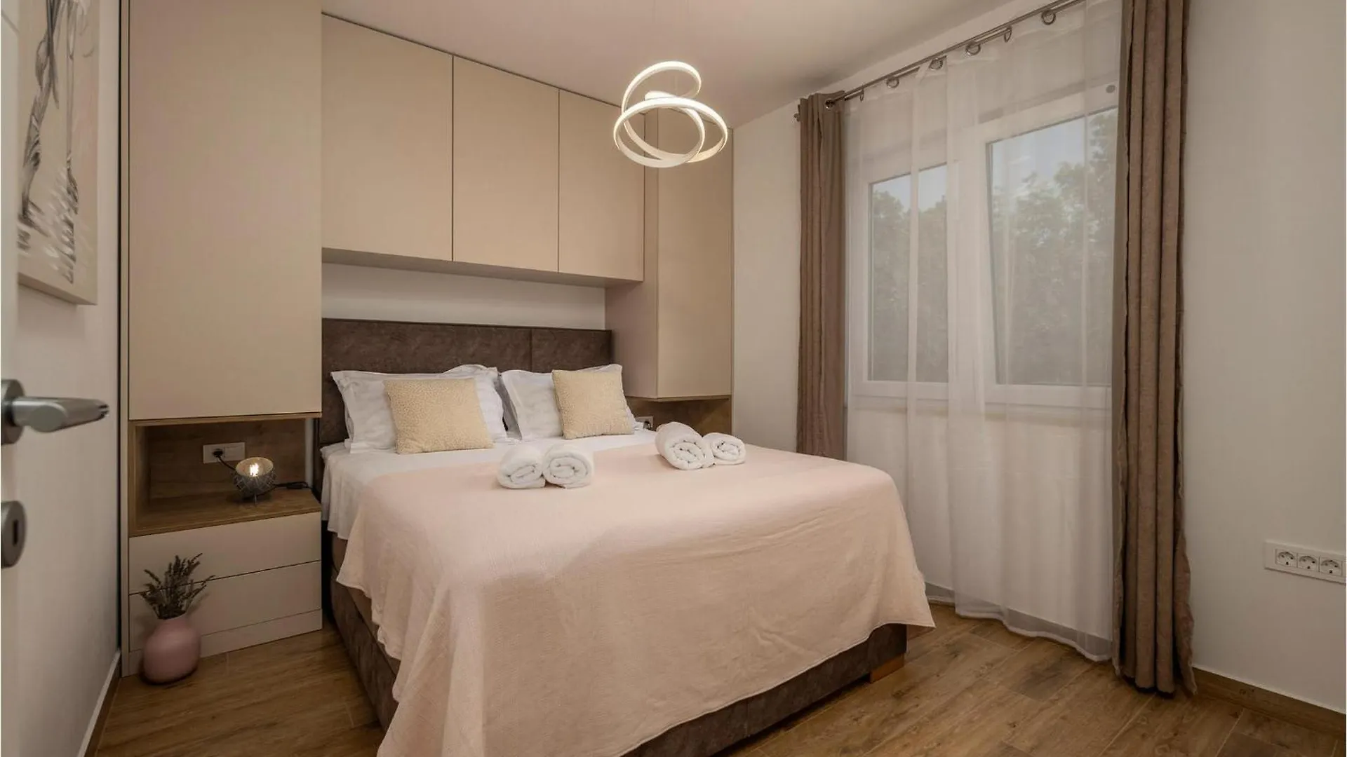 Amazing Villa Deep Green Maslenica