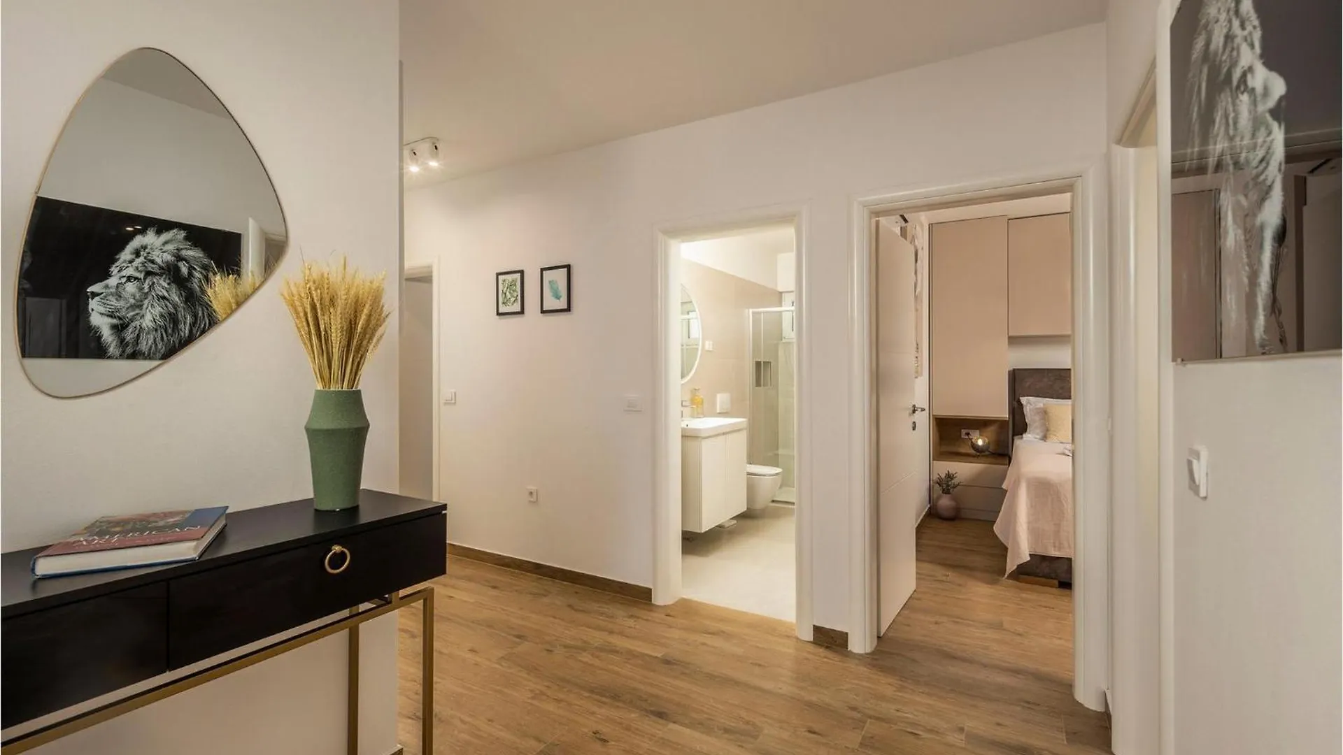 Amazing Villa Deep Green Maslenica