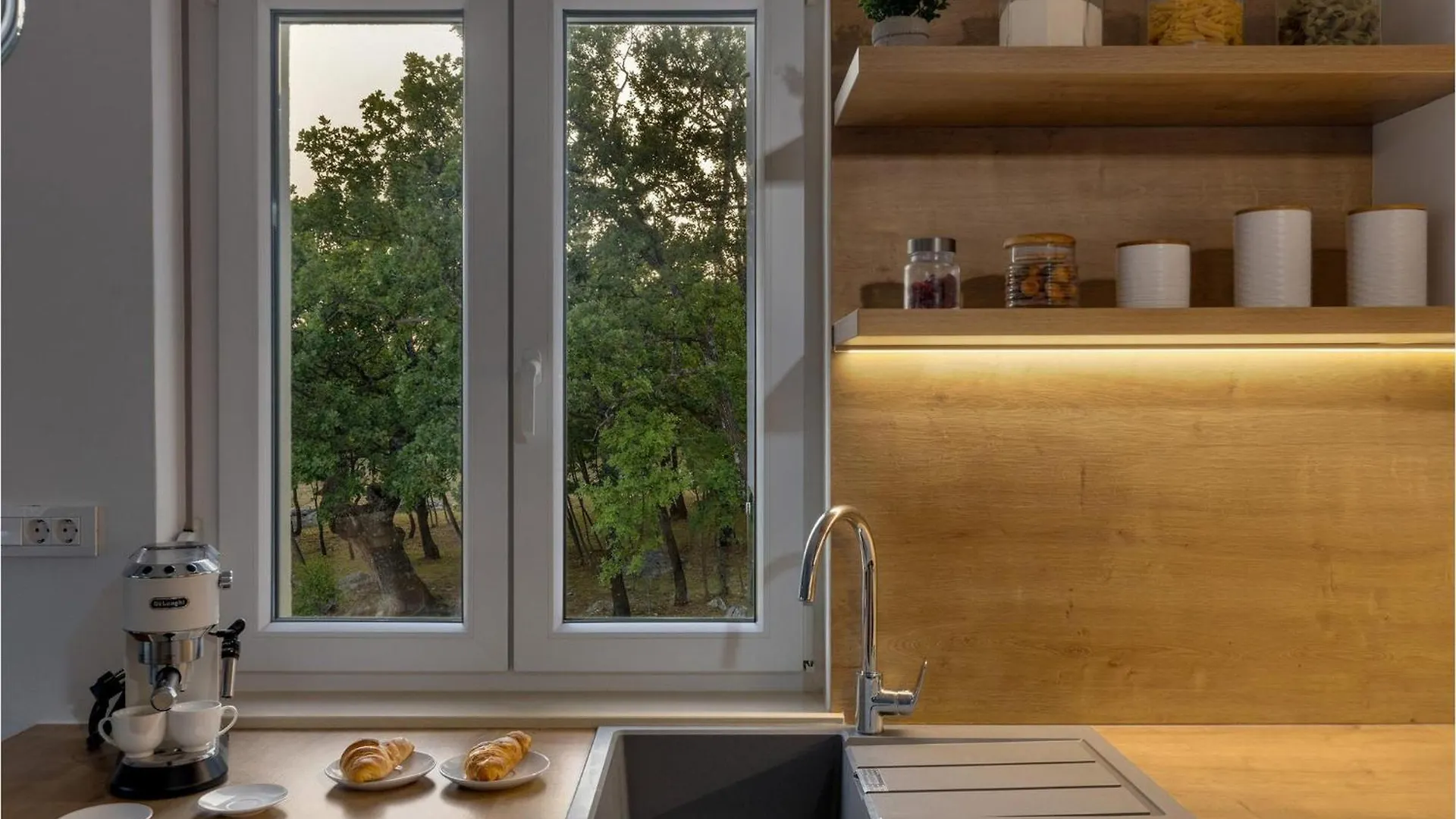 Amazing Villa Deep Green Maslenica