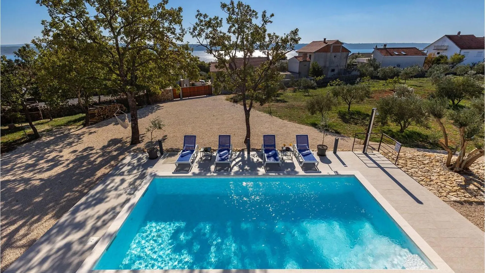Amazing Villa Deep Green Maslenica