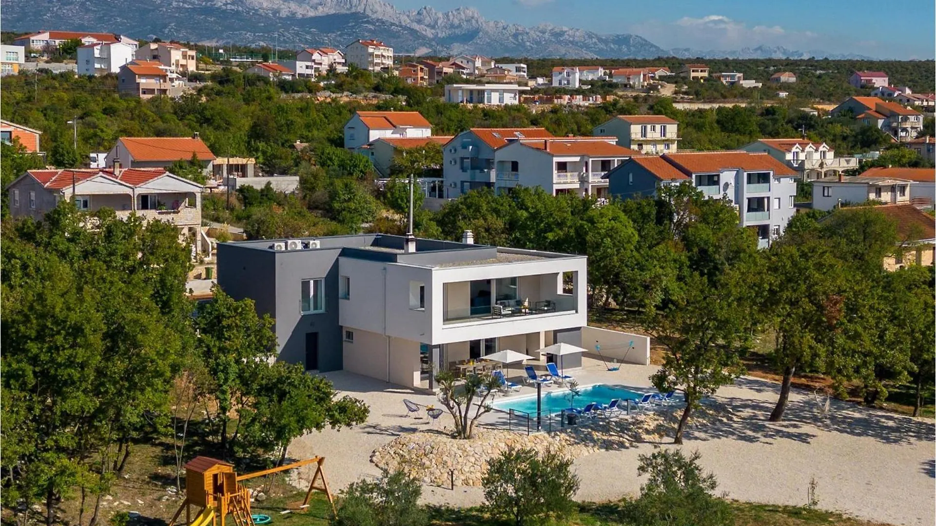 Amazing Villa Deep Green Maslenica